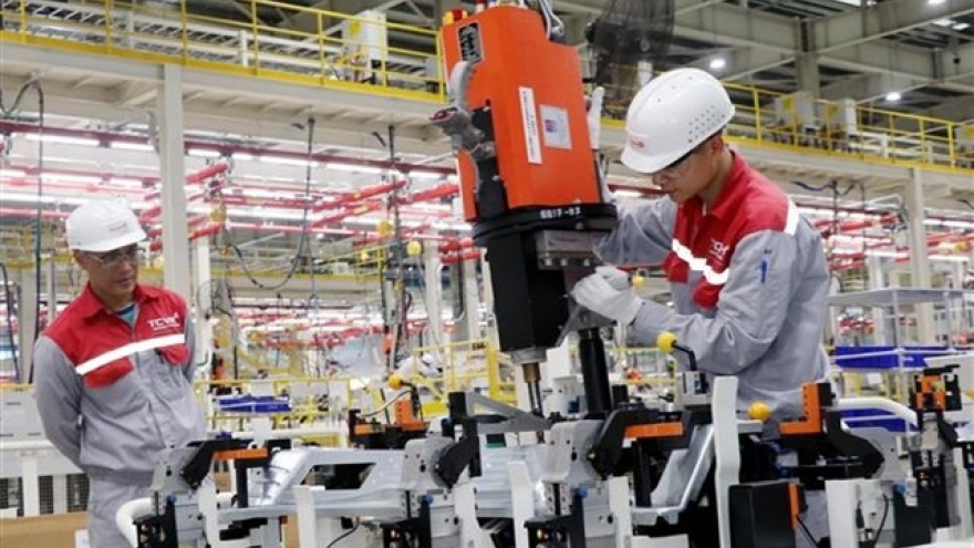 November auto output hits record high as peak buying season nears